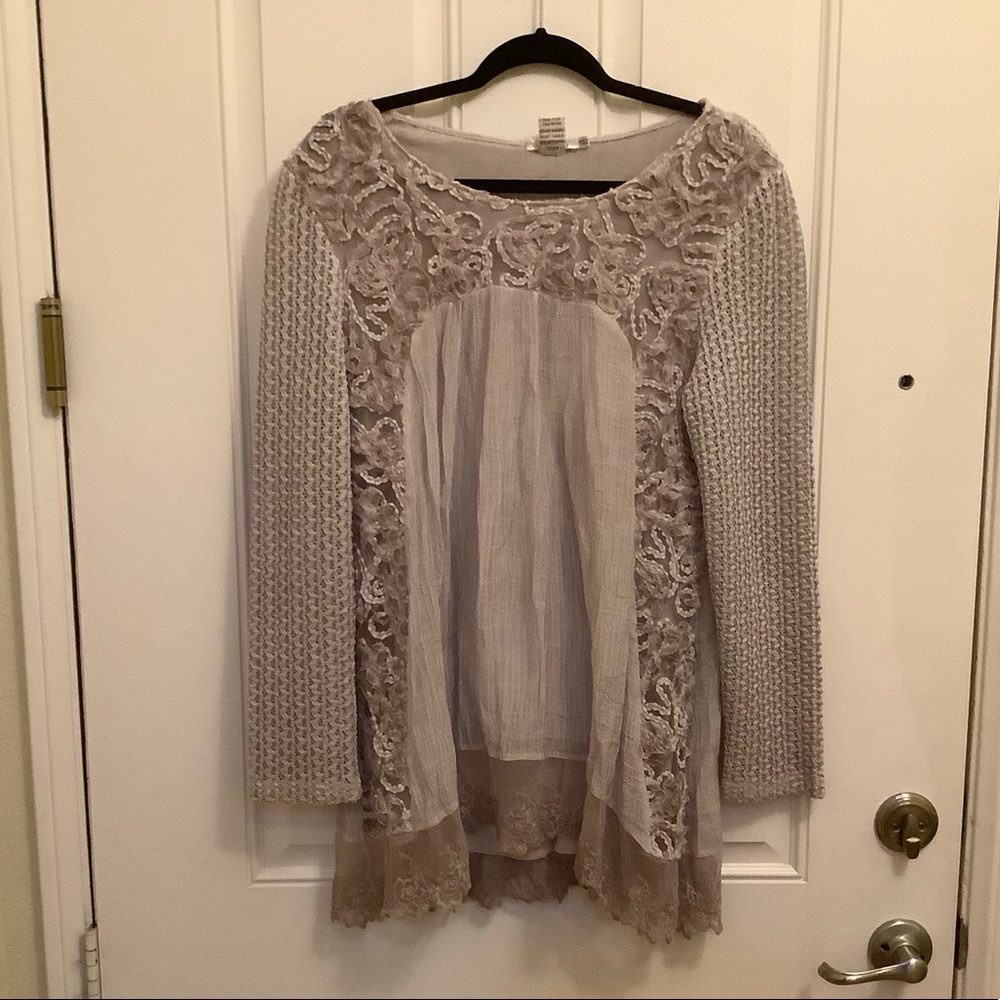 Feratelli Size M Embroidered Tunic Top Floral Tiered layered Blouse